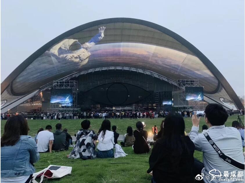 成都露天音乐公园五一2天接待10万人左右(含超多图)